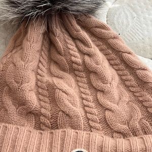 Moncler hat